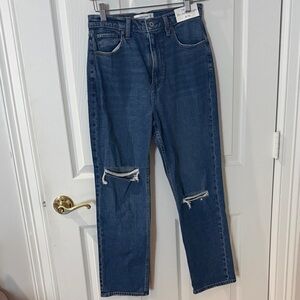 NWT Abercrombie & Fitch High Rise Jeans ankle straight, distressed size 27